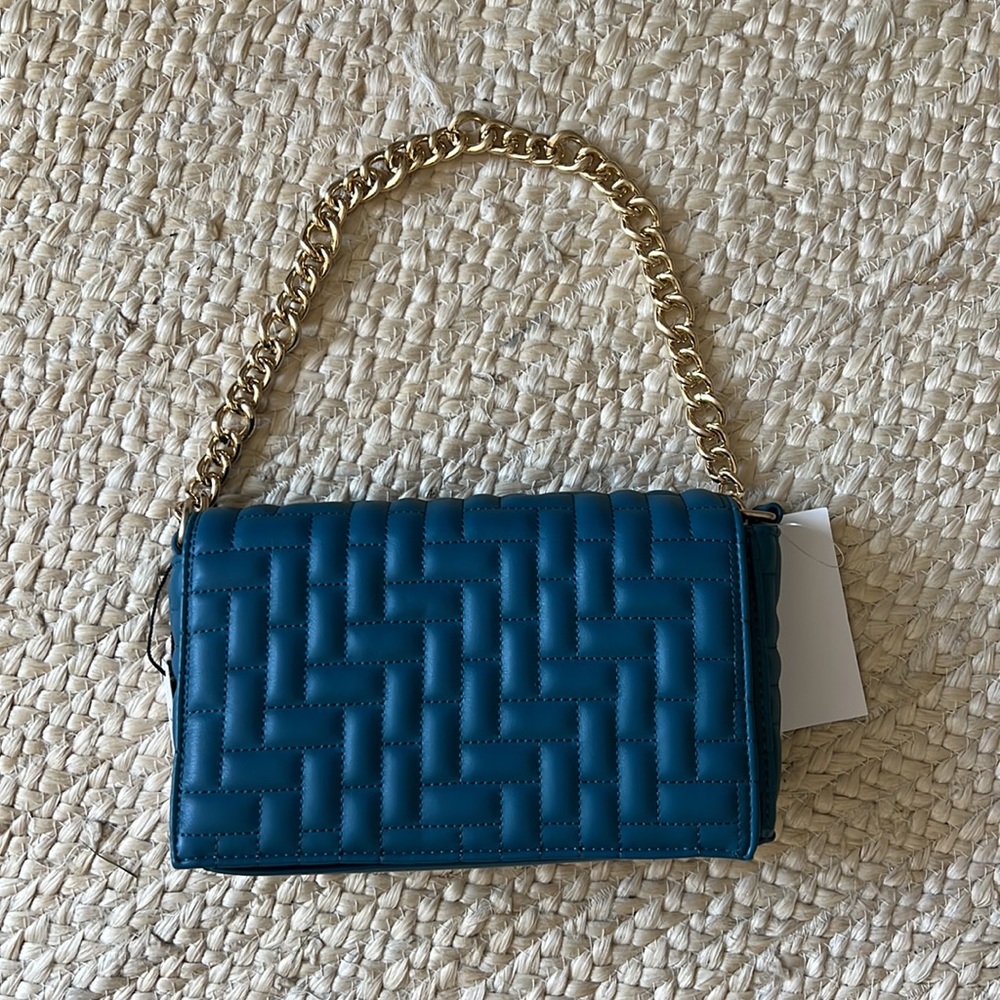 NA-KD Small Quilted Chain Bag - Picture 4 of 5